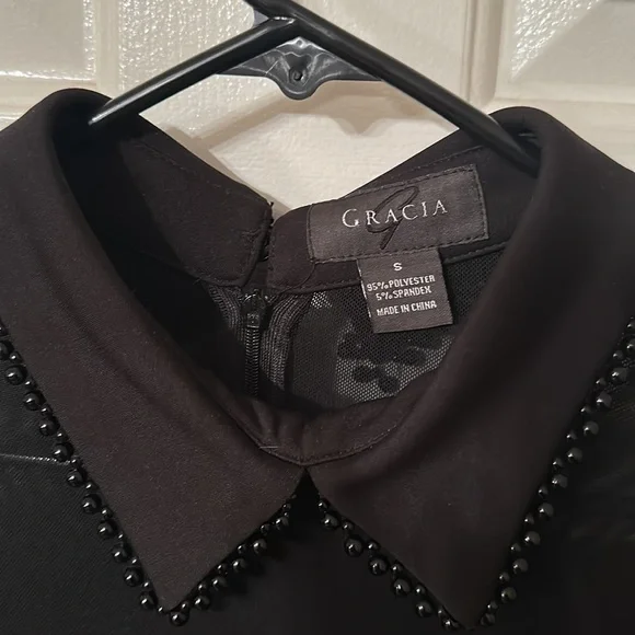 Elegant cape top with shear shoulders - Picture 5 of 6